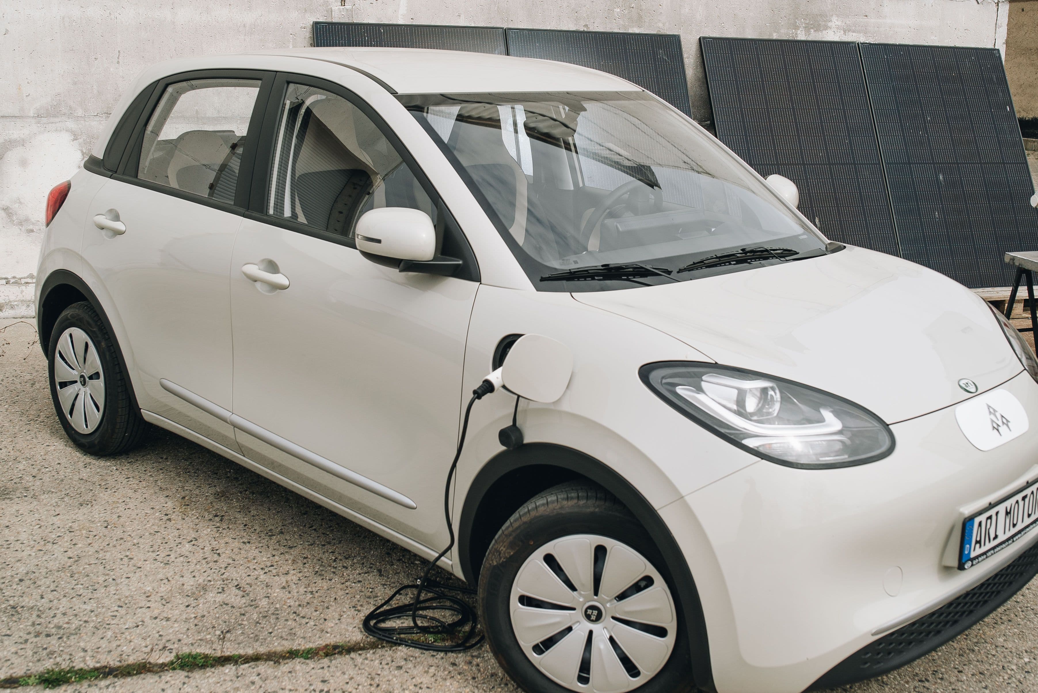 E-Auto-Kauf statt Heimspeicher-Investition? Mit bidirektionalem Laden Geld sparen