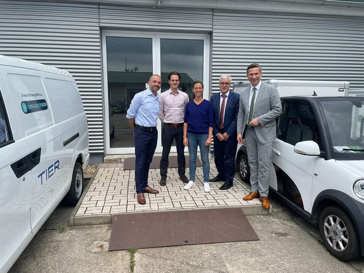 Minister gospodarki Saksonii Martin Dulig gościł w firmie ARI Motors GmbH.