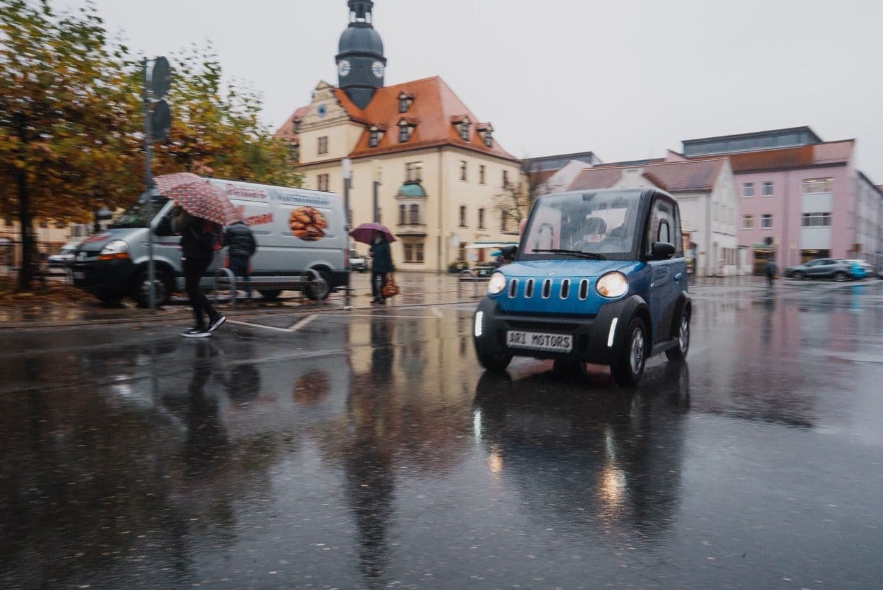 Darf mein 16-jähriges Kind ein L6e-Fahrzeug fahren?
