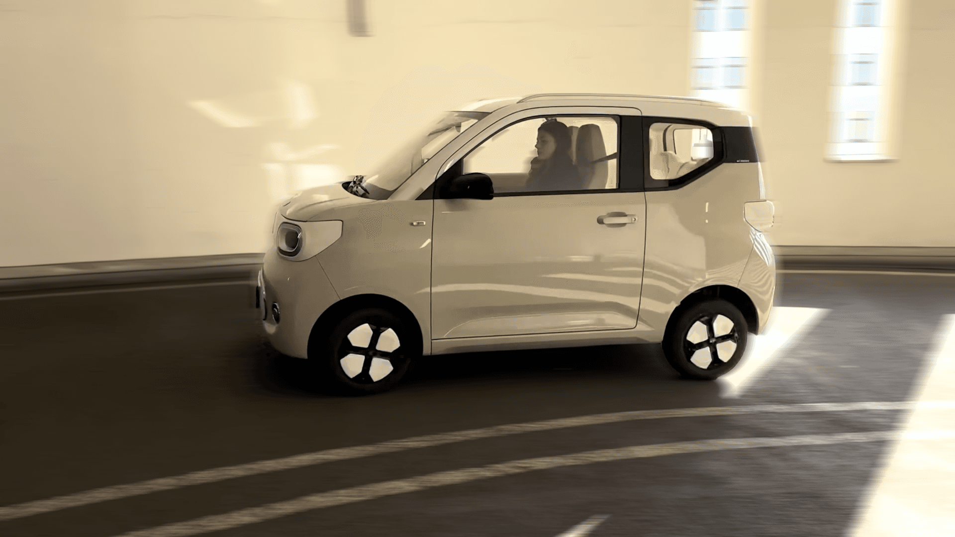 ARI Bruni E-Auto im Kosten-Check: Für nur 2,70 € auf 100 km unterwegs!