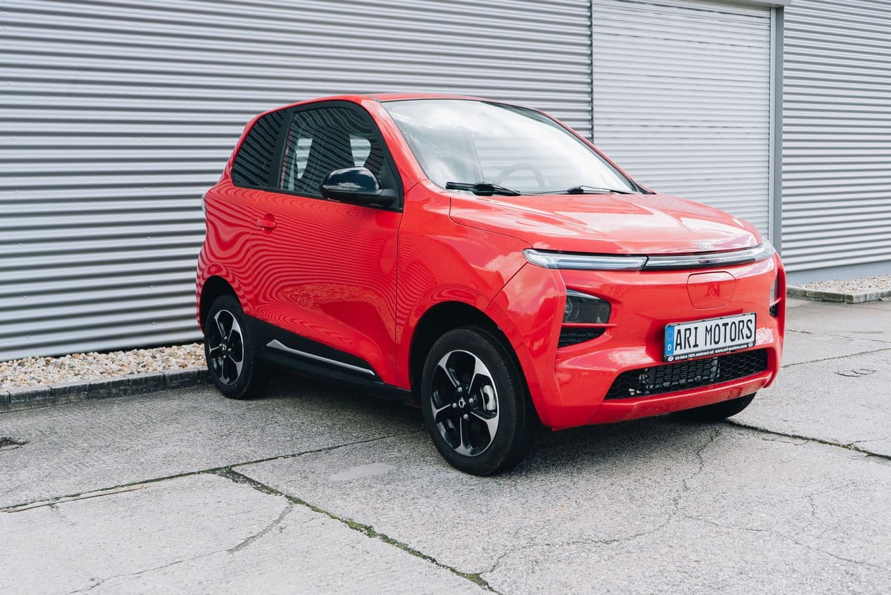 ARI 902: Sympathischer Elektro-Mini mit viel Stauraum ab 13.990 Euro