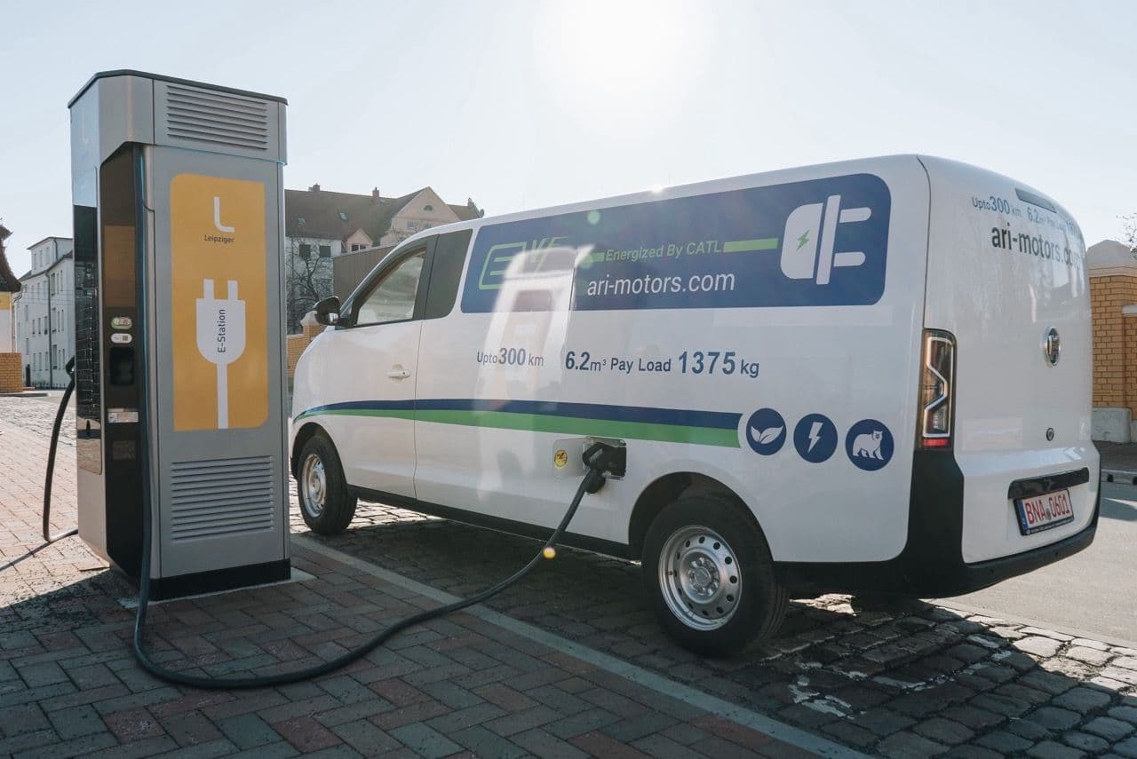 Overview of charging options for the ARI 901 XL - 230 V socket, wallbox or fast charging