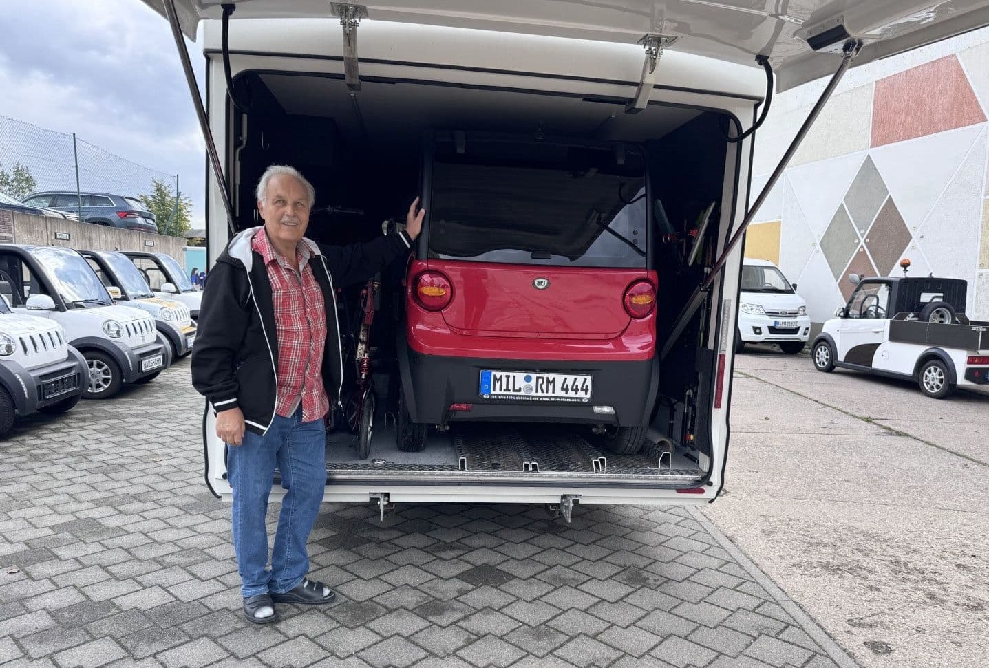 ARI 802 Elektroauto als Beifahrer im Morelo Wohnmobil in 63920 Großheubach