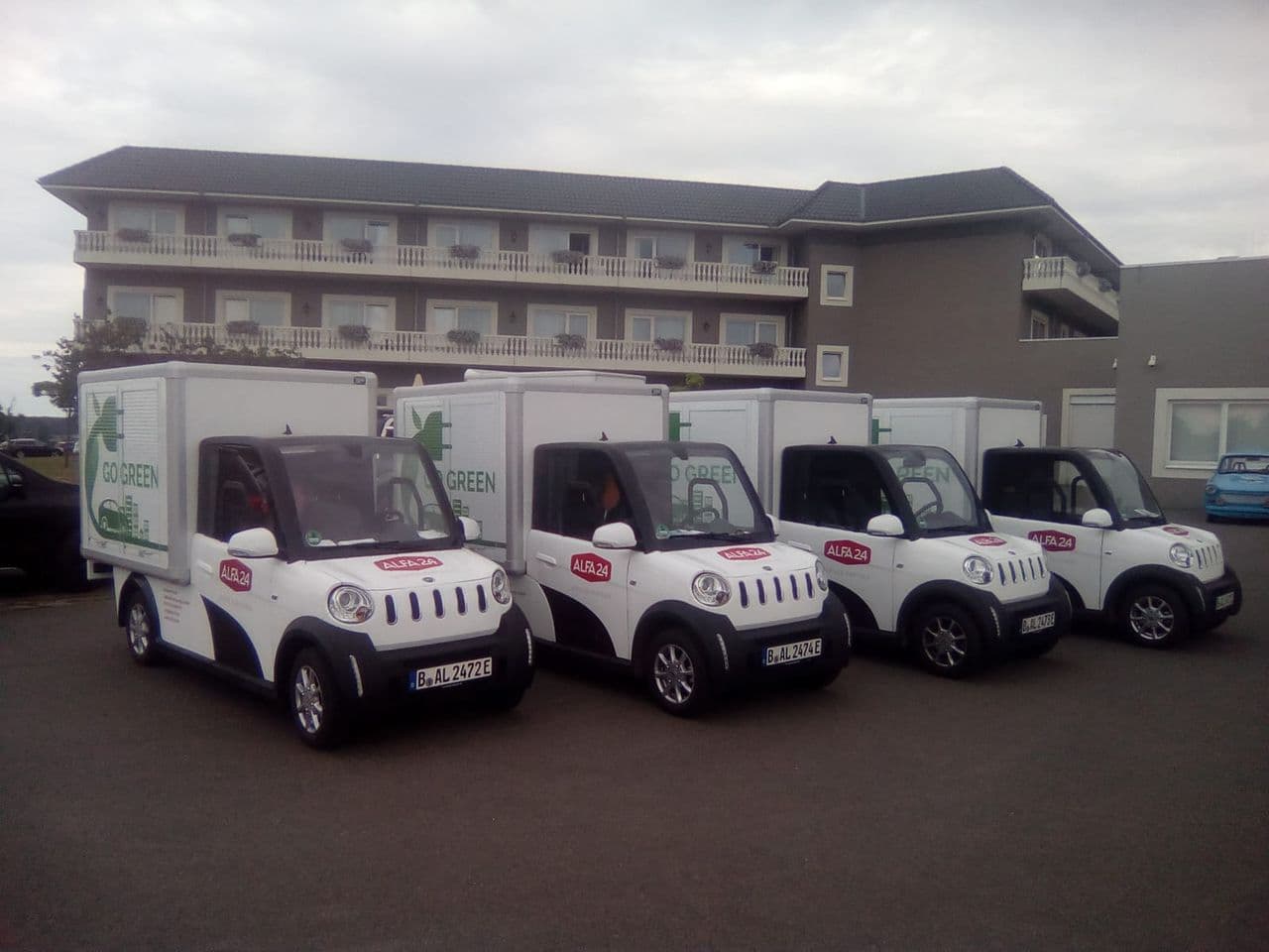 Cuatro ARI 458 con caja personalizada para el mantenimiento de hoteles